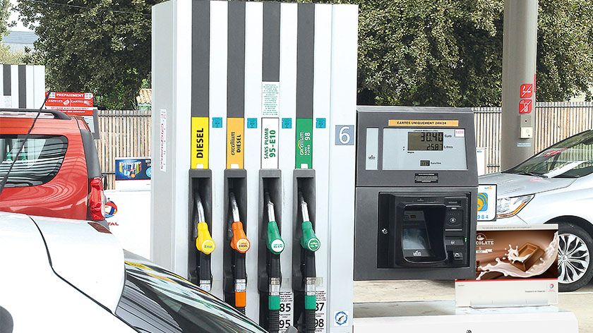 Borne de paiement ergonomique pour distribution de carburant