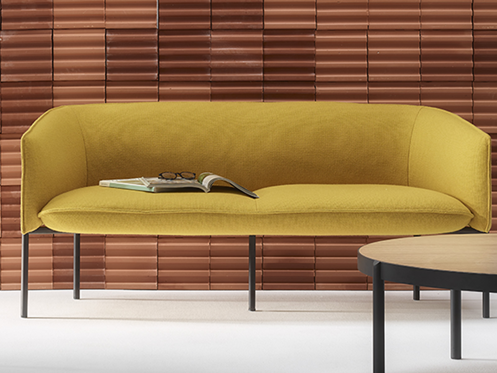 Canapé d'accueil moderne et confortable pour espaces professionnels_1