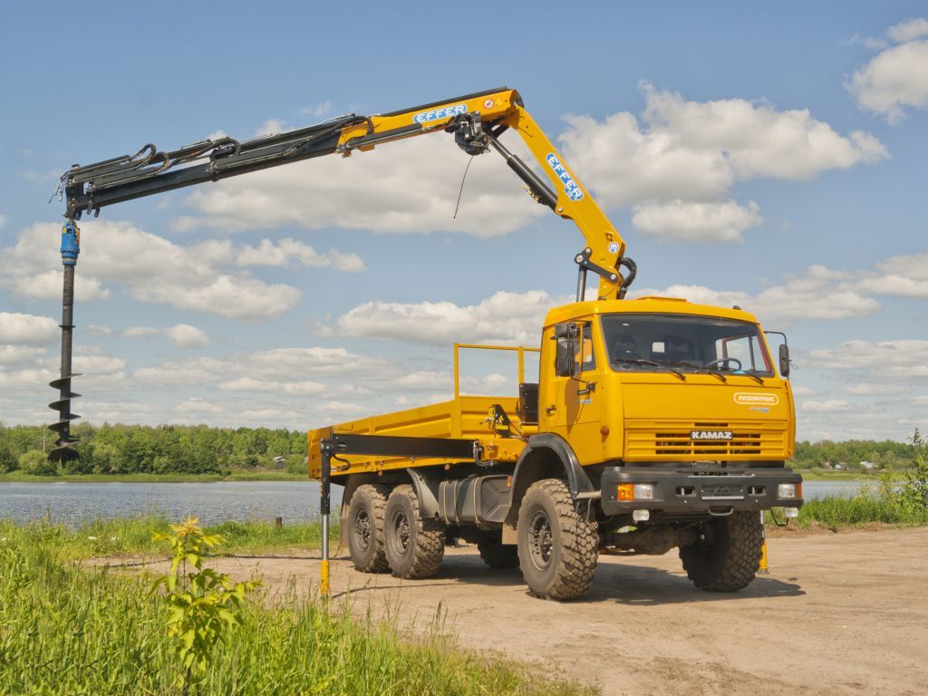 Grue auxiliaire light 150 - effer - pression 335 bar - capacité de levage de 2 à 30 txm_1