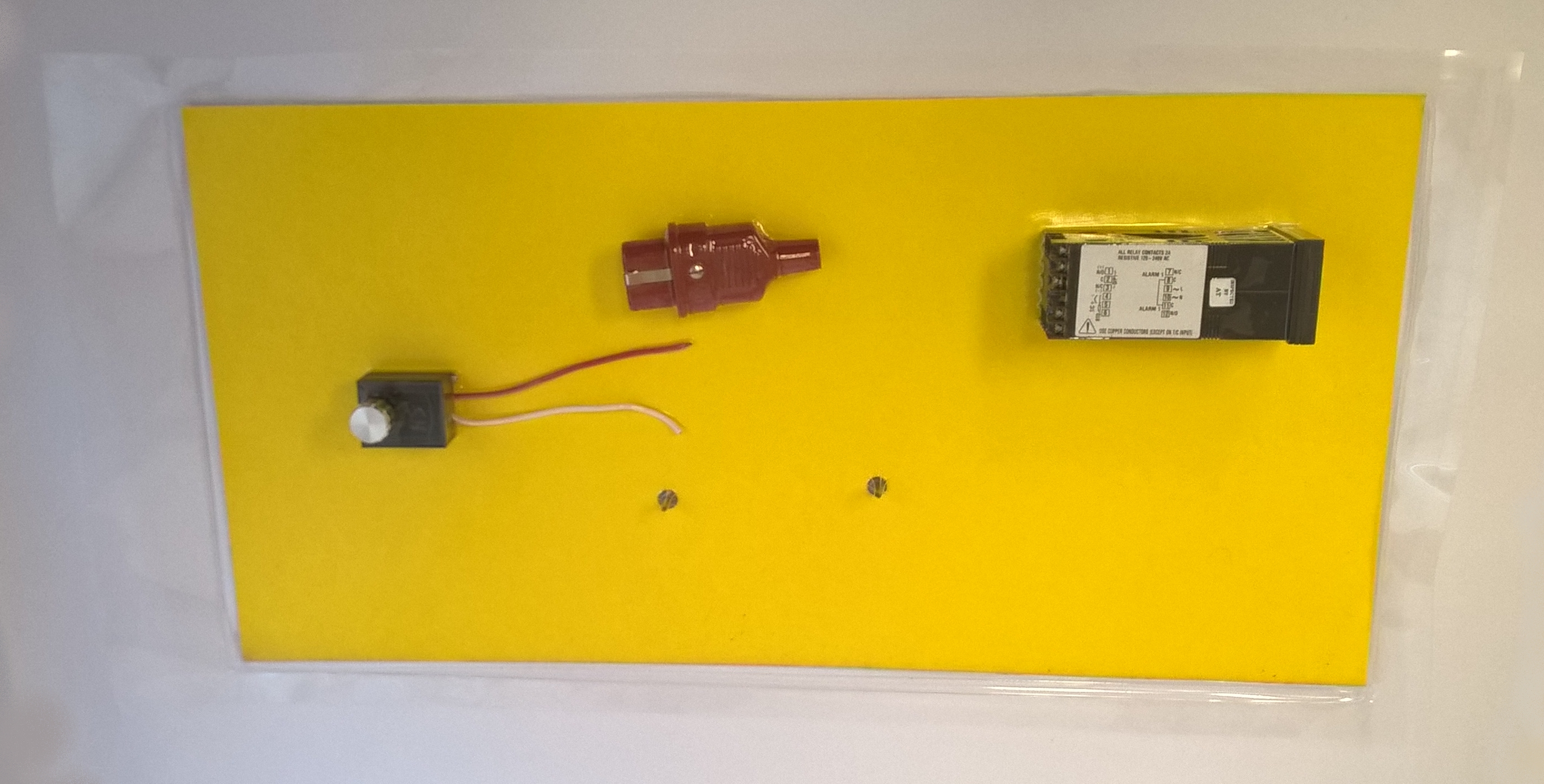 Machine de pelliplacage TF7050B - semi-automatique pour emballages skin-pack jusqu'à 500 par jour_1