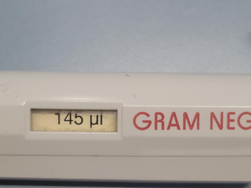 Pipette de laboratoire BIOMERIEUX V1221 GRAM NEG (-) 145 µl_1