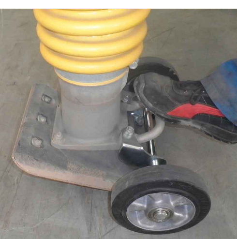 Pilonneuse Ammann ACR 70D - moteur diesel Yanmar L48 - 83 kg - grande puissance de compactage_1