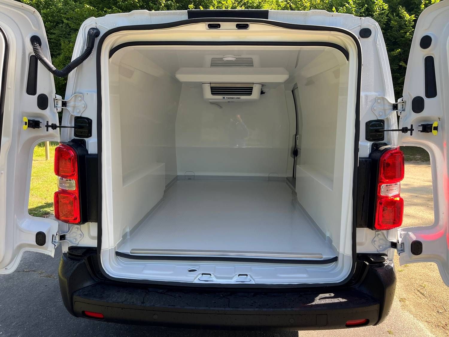Véhicule frigorifique Cellule intégrée IsoCity – Opel Vivaro_1