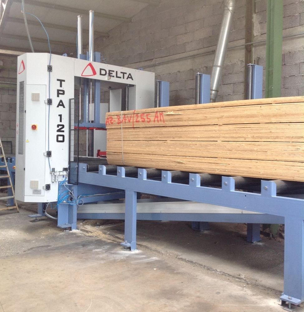 Machine TPA120 pour découpe précise de paquets de bois