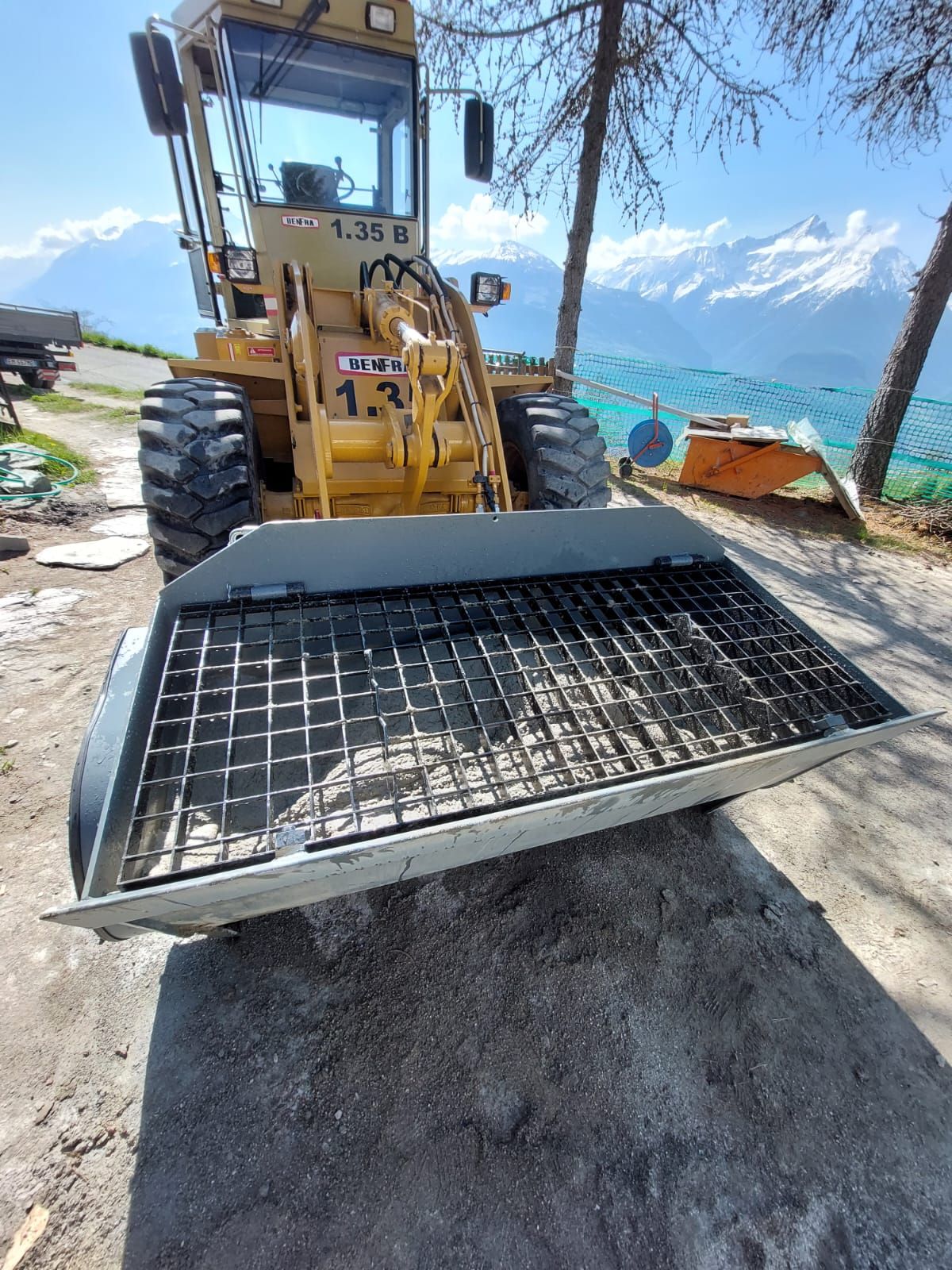 Godet malaxeur à béton MIX 500 - largeur utile 1600 mm - capacité 500 à 550 L - poids 550 kg_1