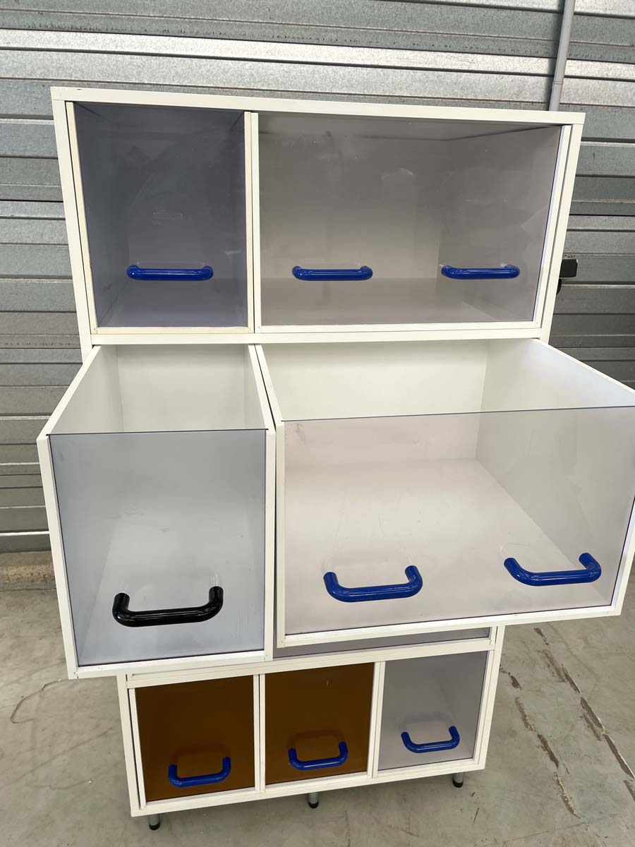 Meuble de laboratoire d'occasion avec tiroirs transparents - Référence P21091170_1