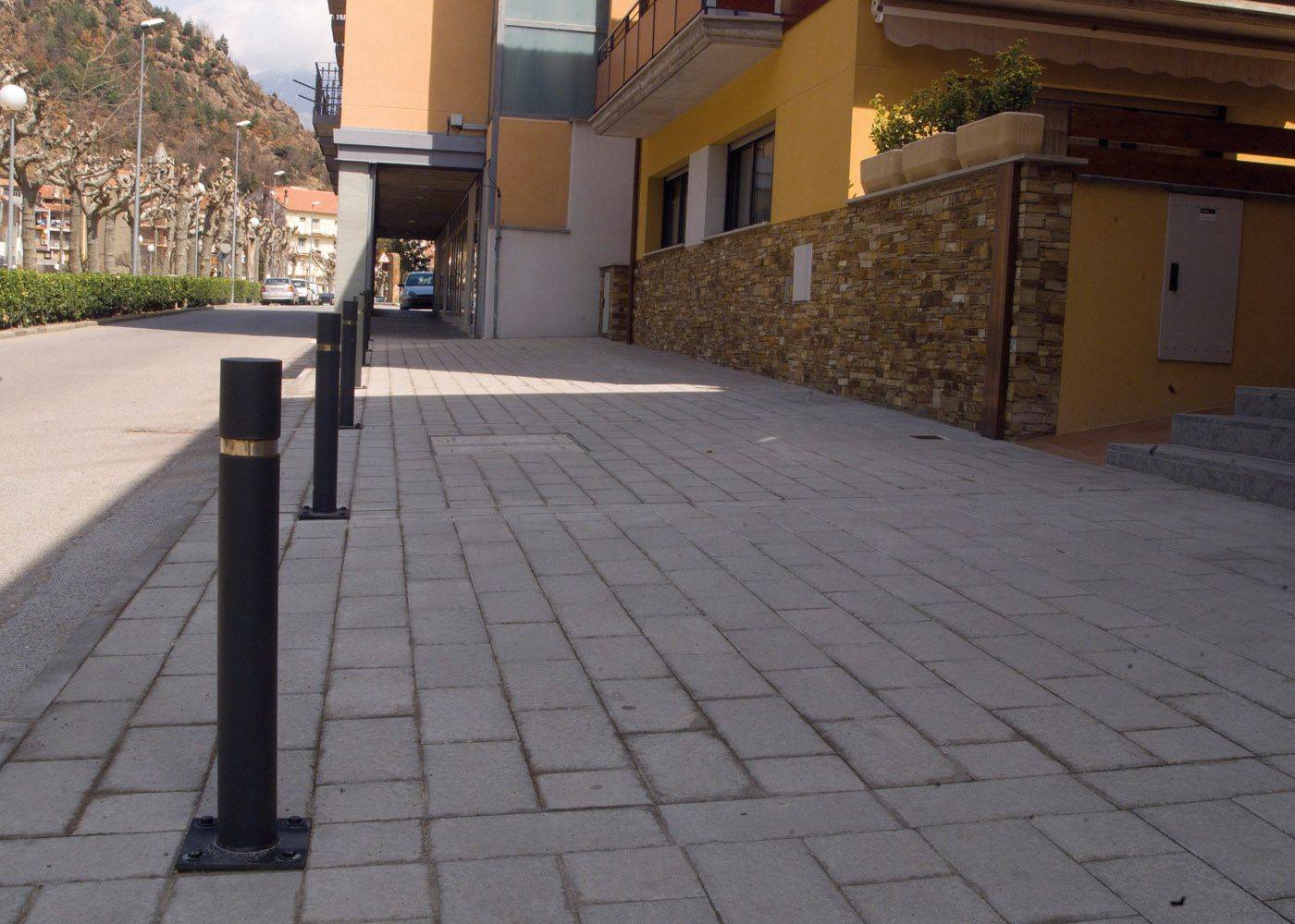 Borne Hospitalet Pletina - H214P - Acier zingué avec anneau inox - Versions amovible, flexible et sur platine_1