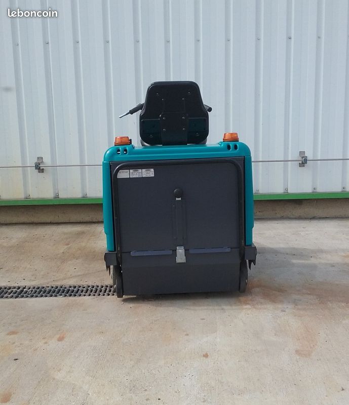 Balayeuse autoportée d'occasion eureka tigra - groupe clean_1