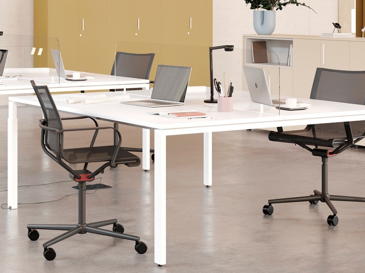 Bureau bench I POP - Plateau coulissant pour un accès facilité aux goulottes passe-câbles - Gamme complète et modulable_1