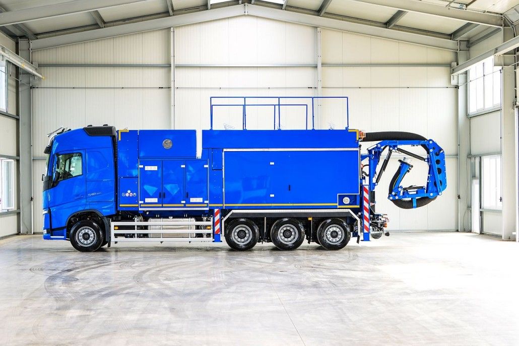 Camion MTS équipé d'un compresseur d'air 4,5 m³/min