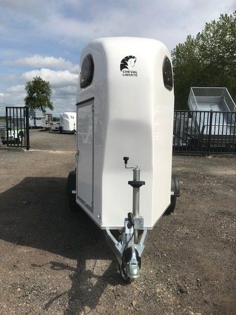 Remorque pour transport d'animaux - 1,5 place - cheval liberté gold one_1