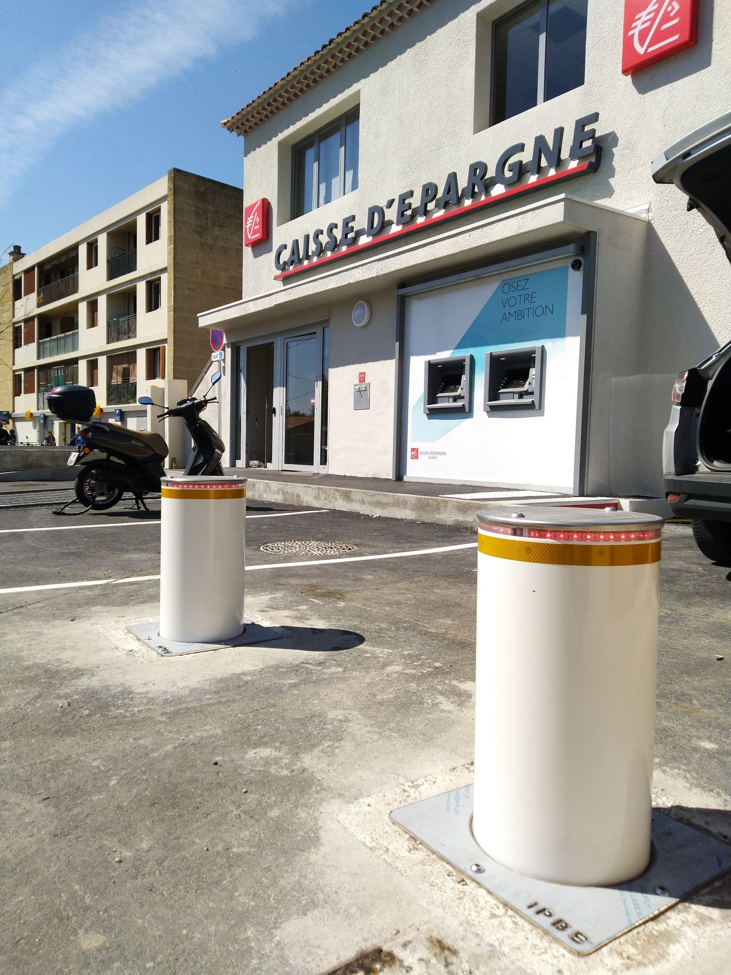 Borne escamotable automatique anti-intrusion en acier d'une épaisseur de 6 mm, conforme à la norme NF P 98-310 - ba273_2