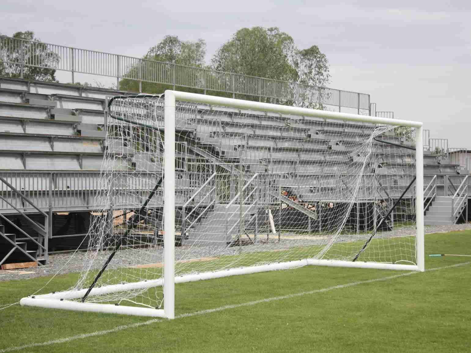 But transportable à 11 en aluminium Ø101.6 mm avec crochets - retours d'angle soudés_1