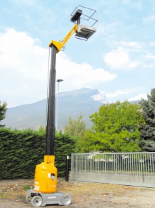 Nacelle à mât droit avec déport de 3,4 m, hauteur de travail 10m utilisé dans la maintenance, travaux industriels de tuyauterie_1