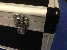 Fabrication de valise sur mesure - profils aluminium anodisés et panneaux polypropylène alvéolaire_1