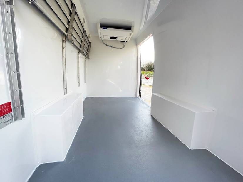 Véhicule frigorifique Cellule intégrée IsoCity –  Volkswagen Crafter - Froid positif ou négatif_1