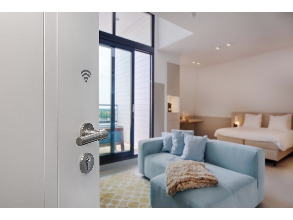 Serrure connectée GuestKey - clé mobile pour hôtels avec application web et compatibilité RFID_1