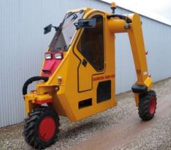 Tracteur enjambeur 3 roues - Damcon Multitrike - adapté aux cultures en lignes étroites_1