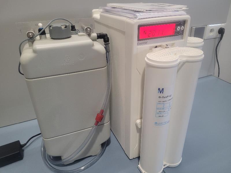 Système de purification d'eau Millipore AFS Essential 8D - ZAFS08DWW_1