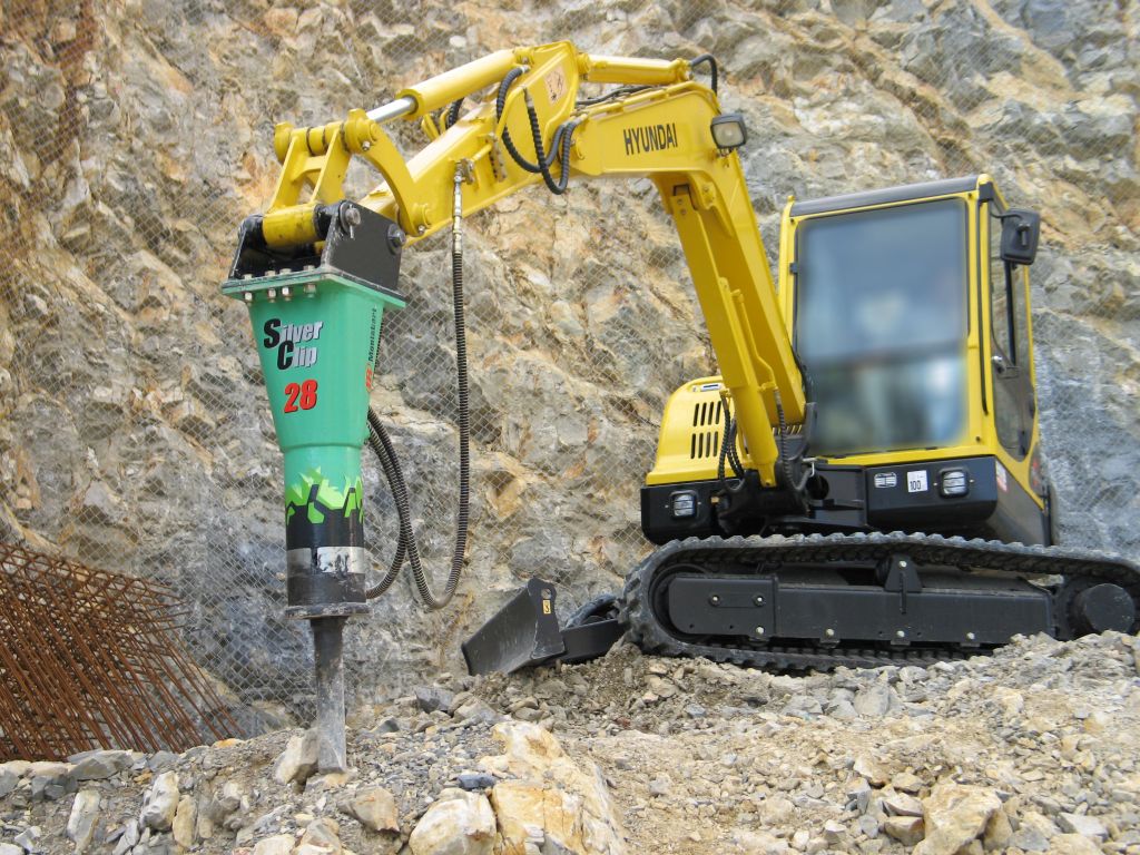 Brise-roches hydrauliques - Montabert Silver Clip - robustesse, puissance et adaptabilité_1