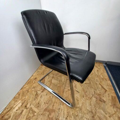 Chaise visiteur Drabert Cambio XXL d'occasion - cuir noir, accoudoirs chromés, luge chromé_1