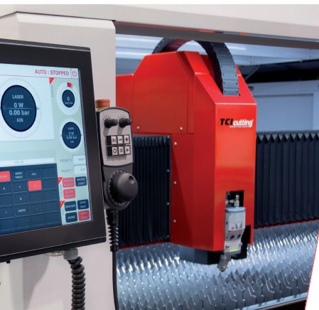 Spaceline Fiber - machine de découpe laser 3D TCI Cutting - puissance 1 à 3 kW avec tête 5 axes et configurations polyvalentes_1