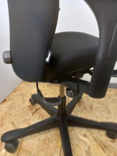 Siège de bureau ergonomique Kinnarps Drabert 5000 d'occasion - soutien optimal et confort maximal - dossier en maille flexible - support lombaire réglable_1