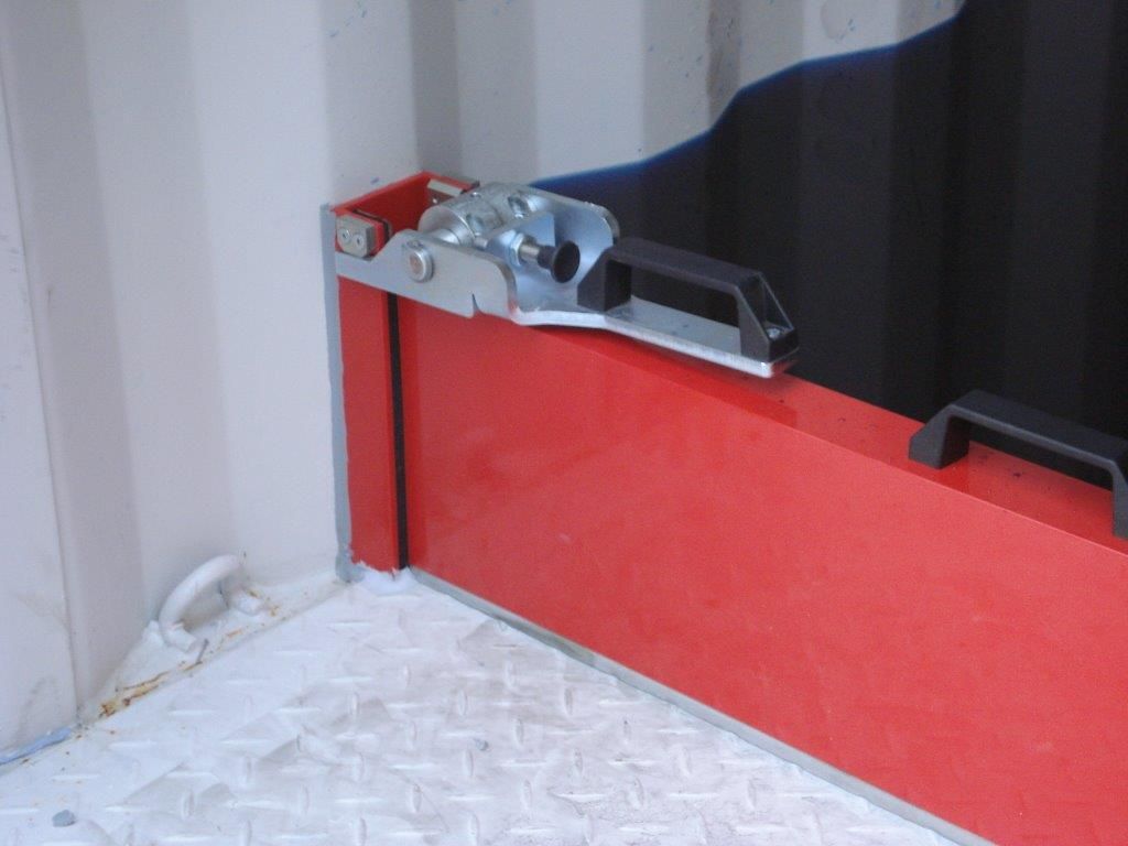 Barrière manuelle de rétention d'eaux - pour eaux d'incendie_1