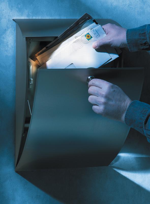 Boîte aux lettres en acier inoxydable Milano - deux compartiments, norme EN 13724, inoxydable et design brut_1