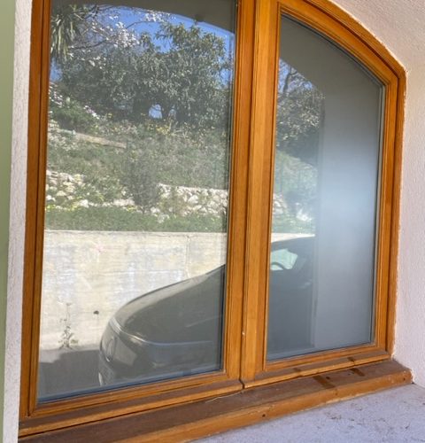 Adhésif dépoli - Élégance, intimité et décoration pour vitrines, fenêtres et portes vitrées_1