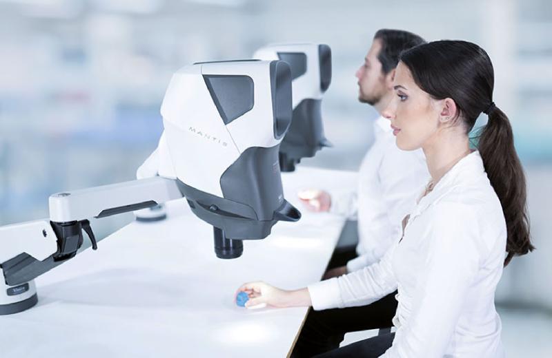 Mantis-Série - Microscope stéréoscopique ergonomique breveté avec image 3D haute qualité - Marque VisionEng_1