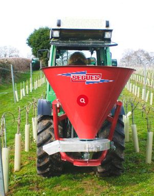 Pl-p distributeur d'engrais - segués - capacité 250 à 350 l_1