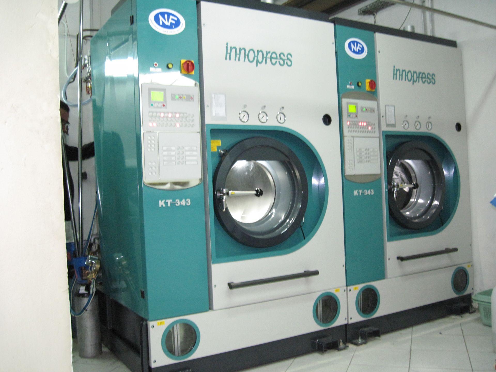 Machine de nettoyage à sec avec distillateur_1