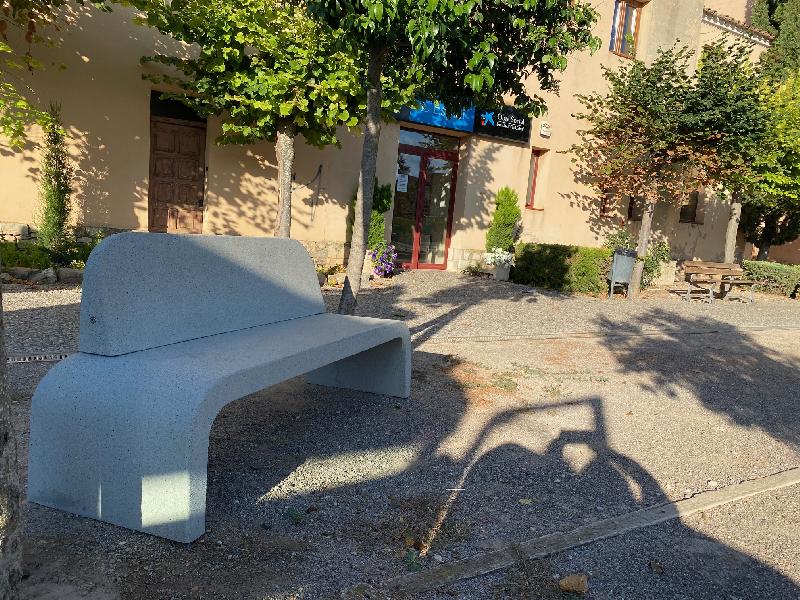 Banc en béton Grap - Formes organiques de la nature pour espaces publics_1