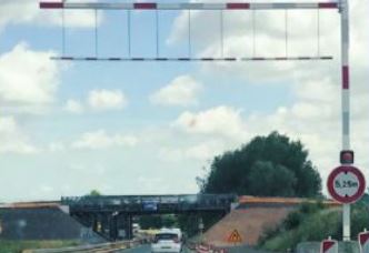 Feu d'alerte R1 clignotant à LEDs - haute luminosité - basse consommation - optique G 200 mm_1