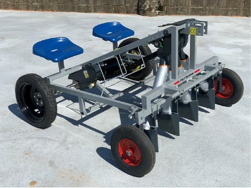 Planteuse maraichère / légumière NC bulbilles OL 4 rangs à courroie - 1500mm - En occasion - Pour bulbes, oignons et échalotes_1