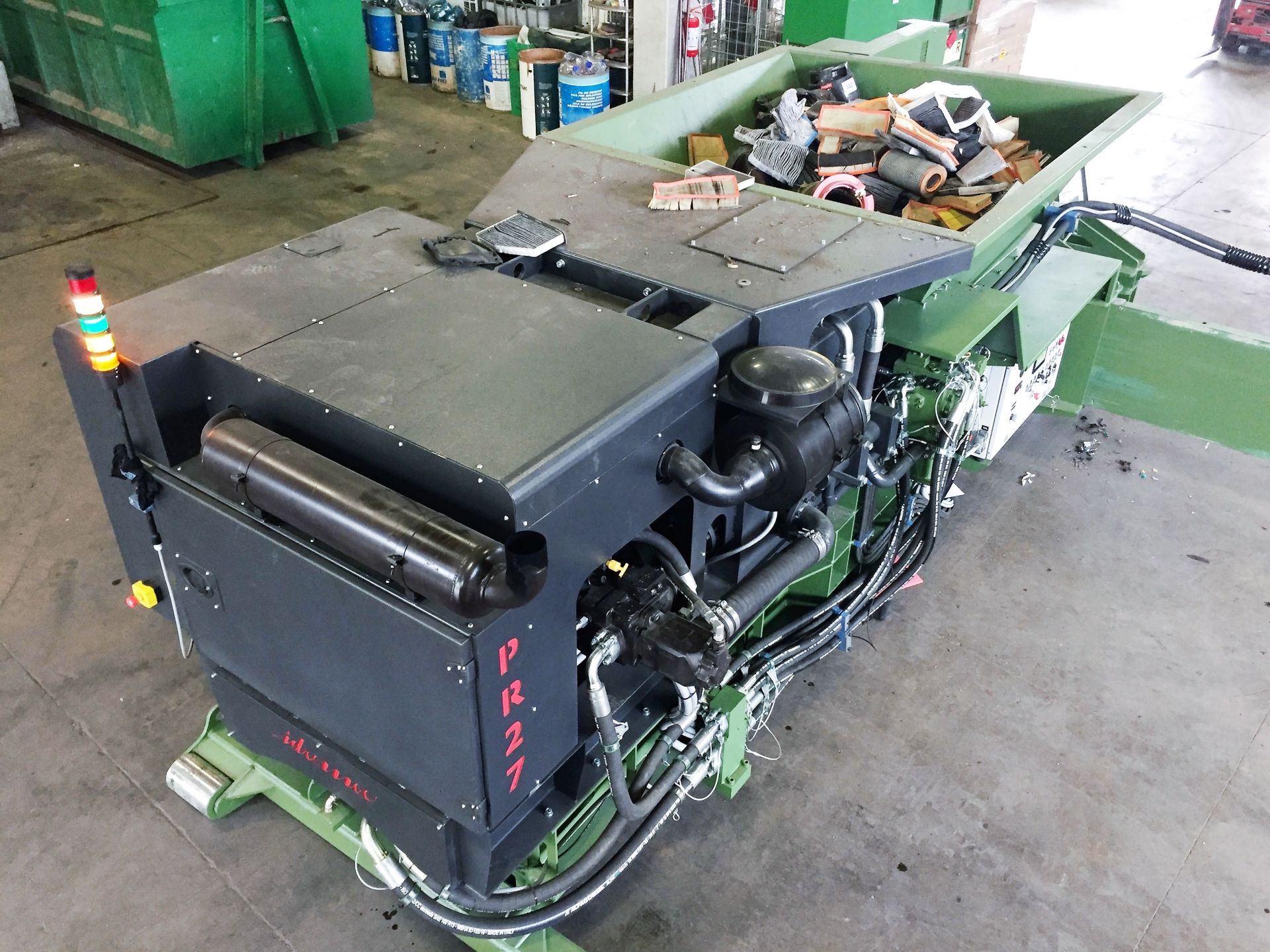 Presse à balles Idromec PR27 - multi-matériaux, rapide, automatique et mobile (ampliroll)_1