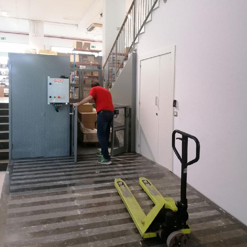 Table élévatrice Vinca - pour relier deux zones à des niveaux différents - capacité 1000 kg_1