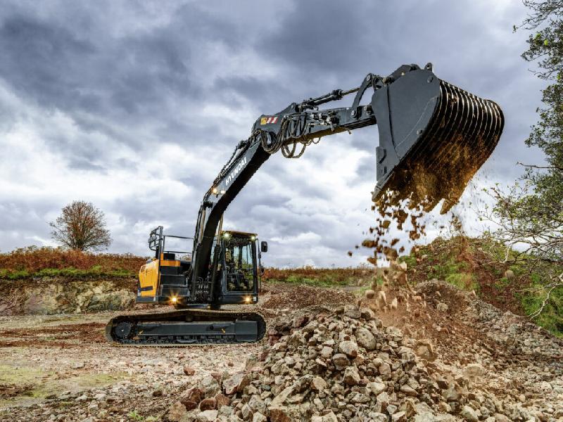 Pelle sur chenilles HYUNDAI HX140A L - 14 tonnes - Série A - Moteur Cummins F3.8 Stage V_1