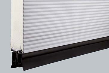 Porte sectionnelle industrielle SW 80 - panneaux en acier double paroi 80 mm - isolation thermique exceptionnelle_1