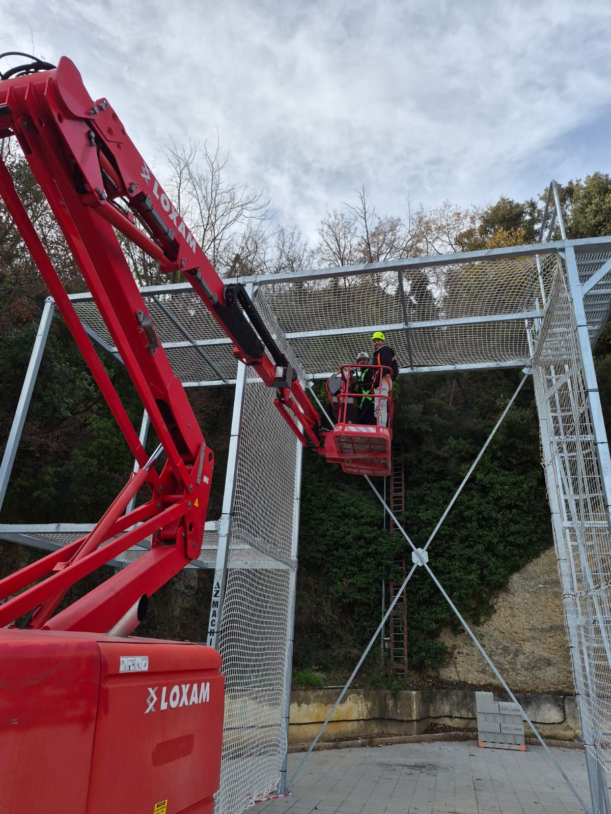 Structure pédagogique pour formation CACES R486A catégorie A et travail en hauteur avec harnais_1