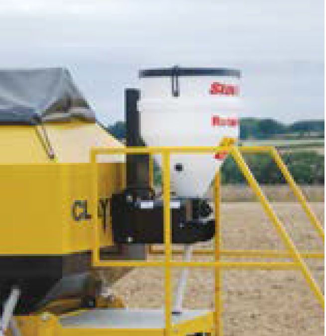 Machine agricole Claydon Hybrid M pour semis direct dans le chaume