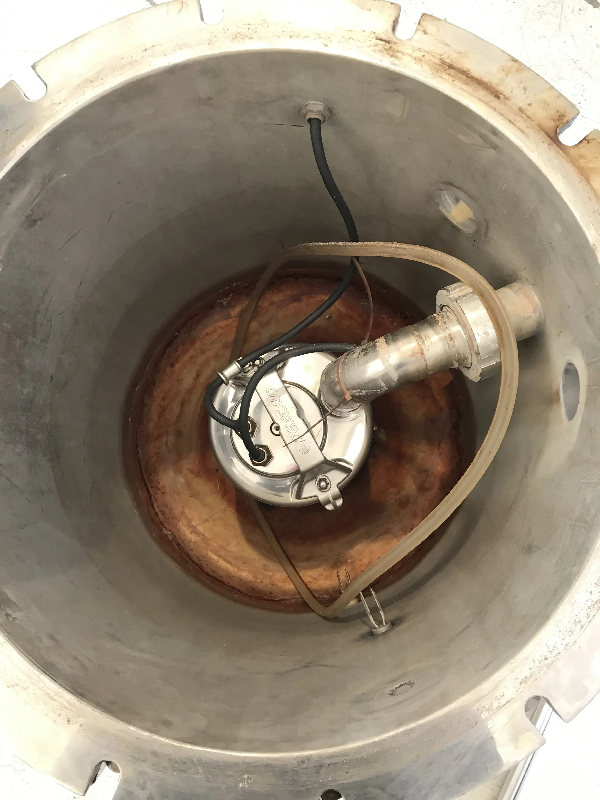 Cuve en acier inoxydable de 100 litres avec électropompe submersible pedrollo d'occasion - référence : c6220_1