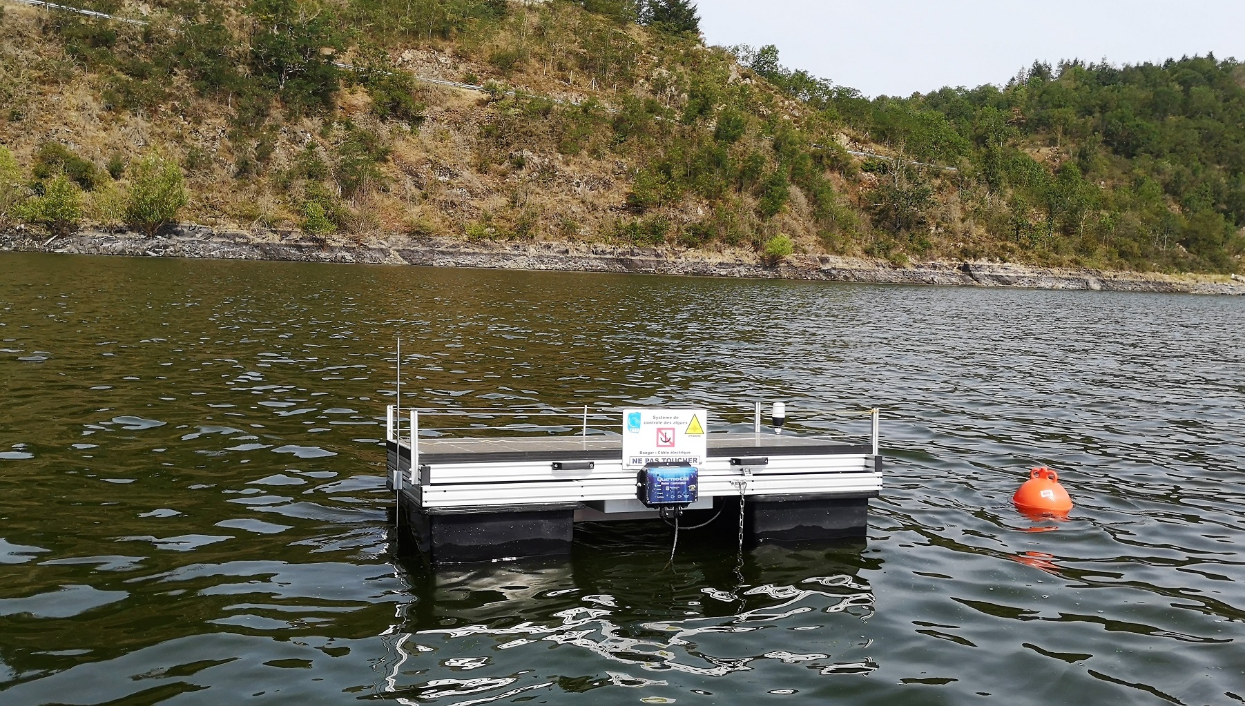 Cyanobox - Module autonome de traitement des cyanobactéries par ultrasons pour grandes surfaces de plans d'eau_1