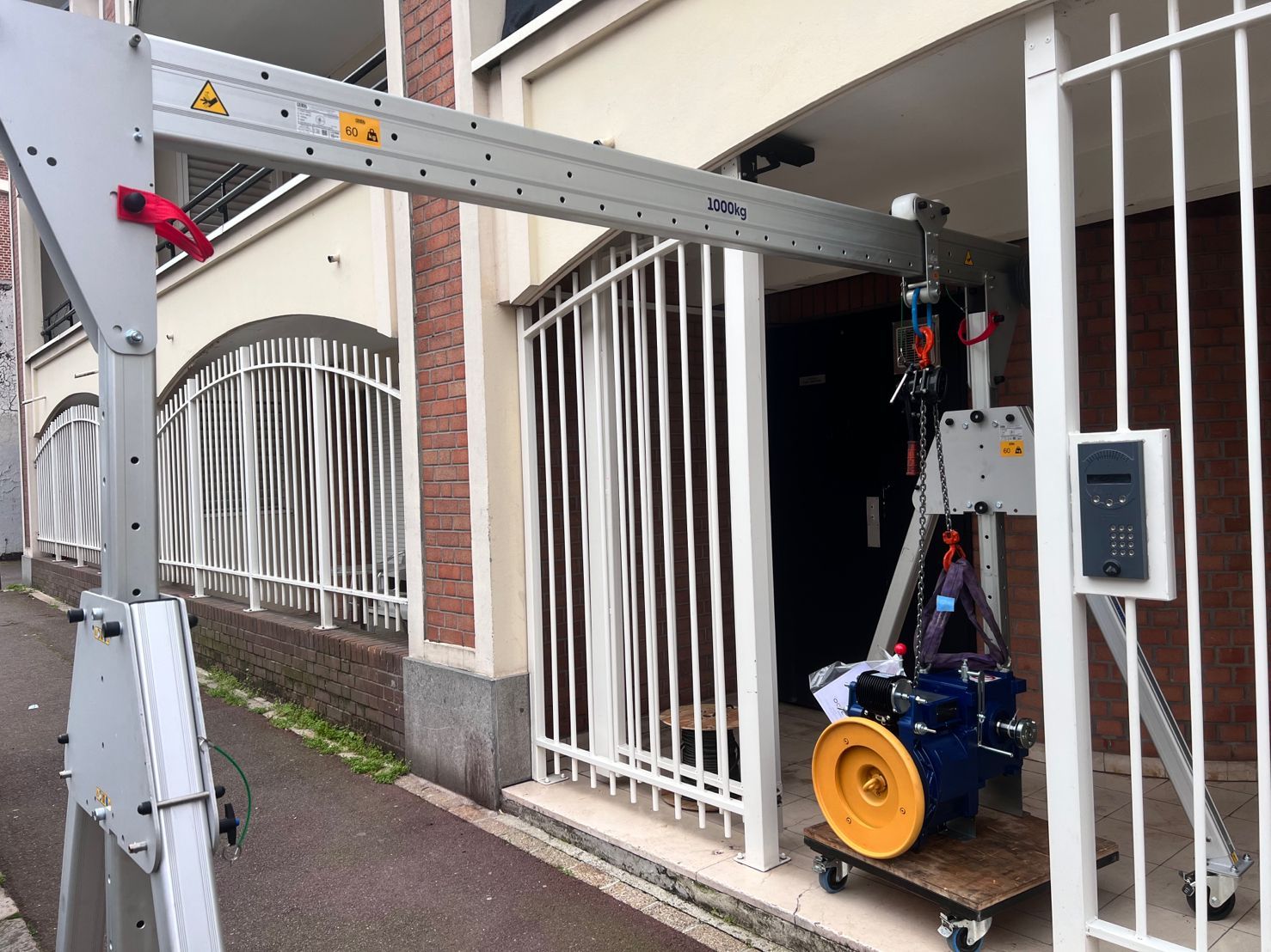 Portique de levage à déploiement rapide (cmu -> 1 tonne)_1