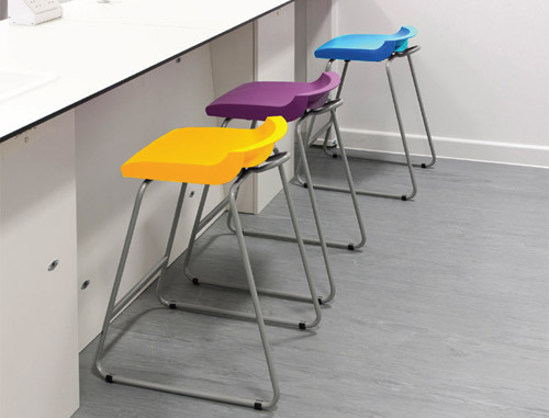 Tabouret de laboratoire BIOLAB - Polypro+ - Hauteur réglable - 16 couleurs disponibles - Certifié BS EN 1729 et BS 5852_1