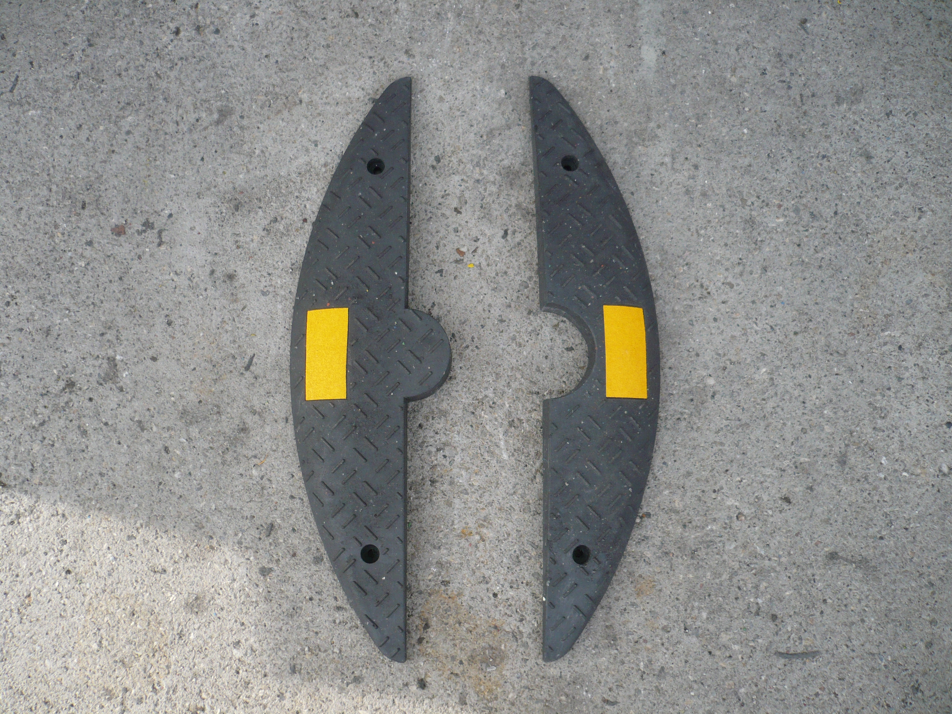 Ralentisseur universel pour poids lourds avec 2 à 5 fixations par élément - Sodimar_1