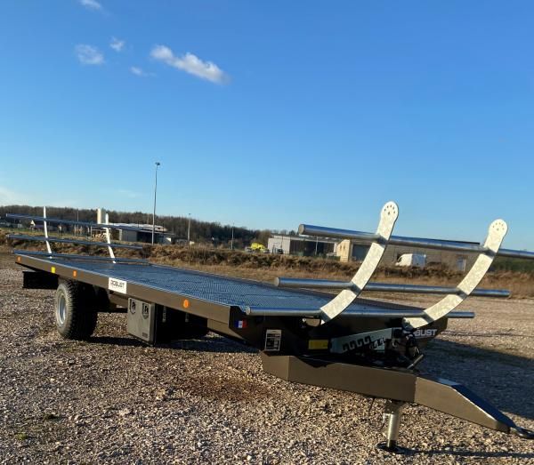 Plateau semi-porté de 7 mètres avec capacité de charge 6000 kg
