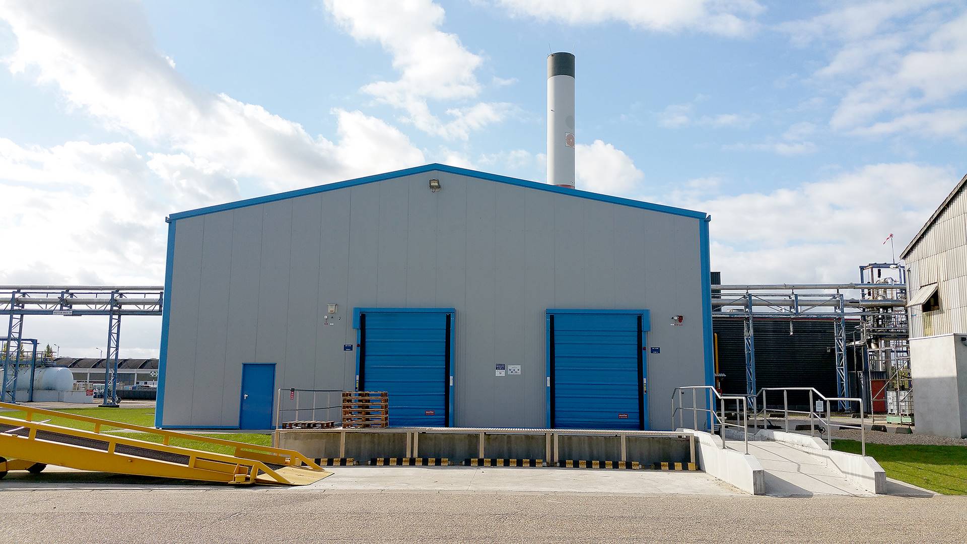 Abri de stockage - Bâtiment métallique modulable en acier galvanisé avec options personnalisables_1