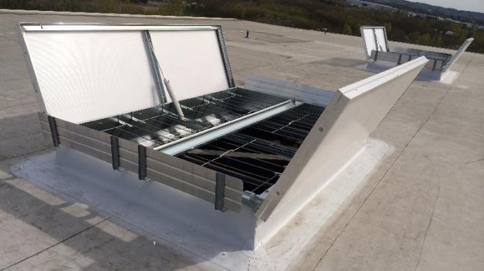 Lanterneau ponctuel ecofeu dv 110 iso + / sur costière en acier galvanisé / avec protection solaire_1